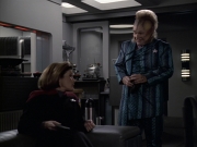 extant_StarTrek_VOY_6x11-FairHaven_00695.jpg