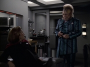 extant_StarTrek_VOY_6x11-FairHaven_00697.jpg