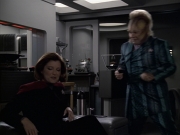 extant_StarTrek_VOY_6x11-FairHaven_00699.jpg