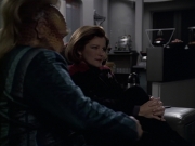 extant_StarTrek_VOY_6x11-FairHaven_00705.jpg
