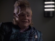 extant_StarTrek_VOY_6x11-FairHaven_00729.jpg