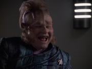 extant_StarTrek_VOY_6x11-FairHaven_00730.jpg