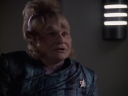 extant_StarTrek_VOY_6x11-FairHaven_00738.jpg