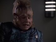 extant_StarTrek_VOY_6x11-FairHaven_00740.jpg