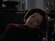 extant_StarTrek_VOY_6x11-FairHaven_00745.jpg