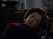 extant_StarTrek_VOY_6x11-FairHaven_00746.jpg