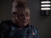 extant_StarTrek_VOY_6x11-FairHaven_00755.jpg