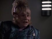 extant_StarTrek_VOY_6x11-FairHaven_00756.jpg