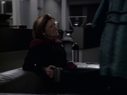 extant_StarTrek_VOY_6x11-FairHaven_00774.jpg