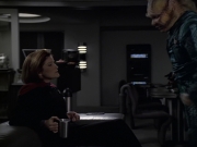 extant_StarTrek_VOY_6x11-FairHaven_00776.jpg