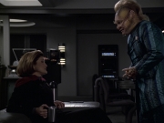 extant_StarTrek_VOY_6x11-FairHaven_00790.jpg