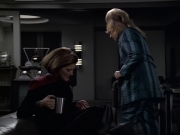 extant_StarTrek_VOY_6x11-FairHaven_00794.jpg