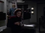 extant_StarTrek_VOY_6x11-FairHaven_00797.jpg