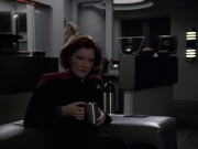 extant_StarTrek_VOY_6x11-FairHaven_00799.jpg