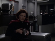 extant_StarTrek_VOY_6x11-FairHaven_00800.jpg