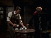 extant_StarTrek_VOY_6x11-FairHaven_00845.jpg