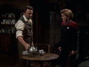 extant_StarTrek_VOY_6x11-FairHaven_00856.jpg