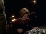 extant_StarTrek_VOY_6x11-FairHaven_00864.jpg