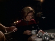 extant_StarTrek_VOY_6x11-FairHaven_00866.jpg