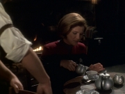 extant_StarTrek_VOY_6x11-FairHaven_00867.jpg