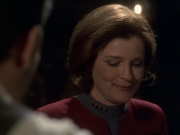 extant_StarTrek_VOY_6x11-FairHaven_00875.jpg