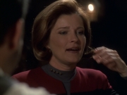 extant_StarTrek_VOY_6x11-FairHaven_00885.jpg