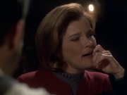 extant_StarTrek_VOY_6x11-FairHaven_00886.jpg