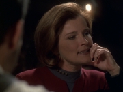 extant_StarTrek_VOY_6x11-FairHaven_00887.jpg