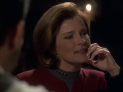 extant_StarTrek_VOY_6x11-FairHaven_00889.jpg