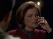 extant_StarTrek_VOY_6x11-FairHaven_00906.jpg