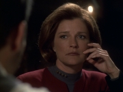 extant_StarTrek_VOY_6x11-FairHaven_00915.jpg