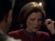 extant_StarTrek_VOY_6x11-FairHaven_00917.jpg