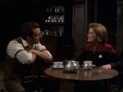 extant_StarTrek_VOY_6x11-FairHaven_00921.jpg