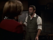 extant_StarTrek_VOY_6x11-FairHaven_00929.jpg