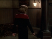 extant_StarTrek_VOY_6x11-FairHaven_00938.jpg