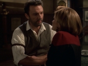 extant_StarTrek_VOY_6x11-FairHaven_01107.jpg