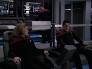 extant_StarTrek_VOY_6x11-FairHaven_01318.jpg