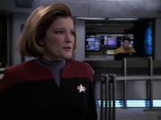 extant_StarTrek_VOY_6x11-FairHaven_01327.jpg