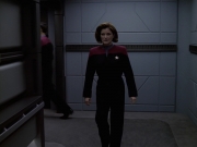 extant_StarTrek_VOY_6x11-FairHaven_01340.jpg