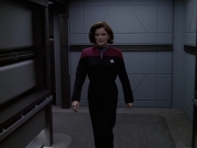 extant_StarTrek_VOY_6x11-FairHaven_01341.jpg