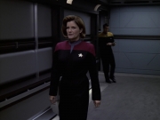 extant_StarTrek_VOY_6x11-FairHaven_01345.jpg