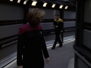 extant_StarTrek_VOY_6x11-FairHaven_01351.jpg