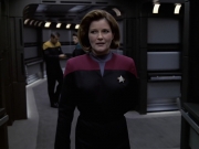extant_StarTrek_VOY_6x11-FairHaven_01360.jpg