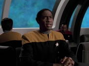 extant_StarTrek_VOY_6x11-FairHaven_01577.jpg