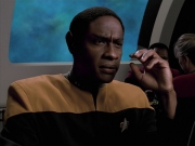 extant_StarTrek_VOY_6x11-FairHaven_01614.jpg