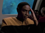 extant_StarTrek_VOY_6x11-FairHaven_01632.jpg