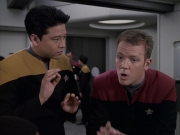 extant_StarTrek_VOY_6x11-FairHaven_01635.jpg