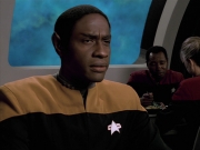 extant_StarTrek_VOY_6x11-FairHaven_01642.jpg
