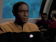 extant_StarTrek_VOY_6x11-FairHaven_01644.jpg