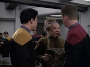 extant_StarTrek_VOY_6x11-FairHaven_01647.jpg